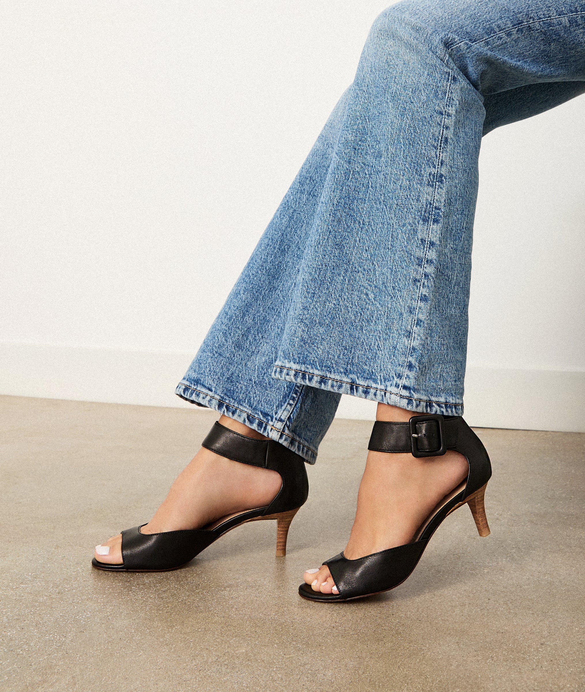 Berlin Low Heel - Black Leather